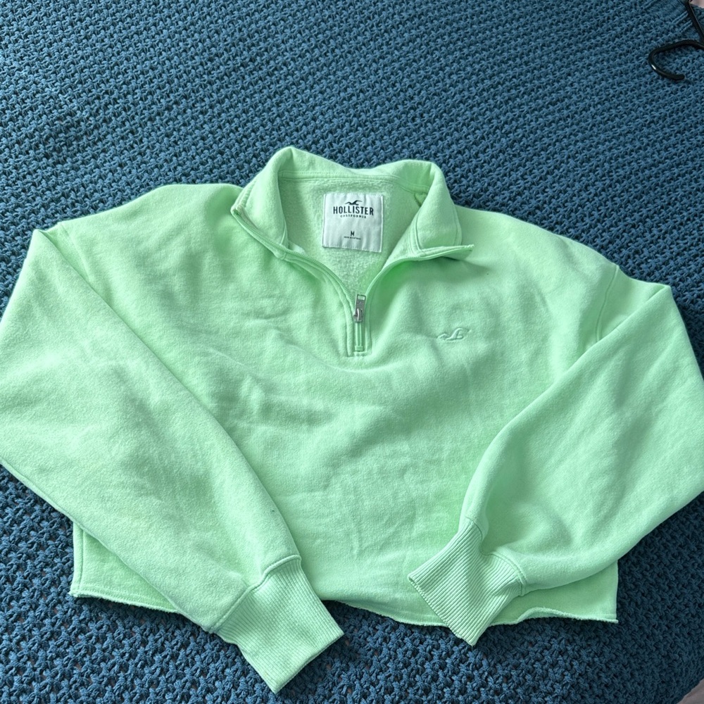 Hollister Women's Light Green Cowl Neck Sweater